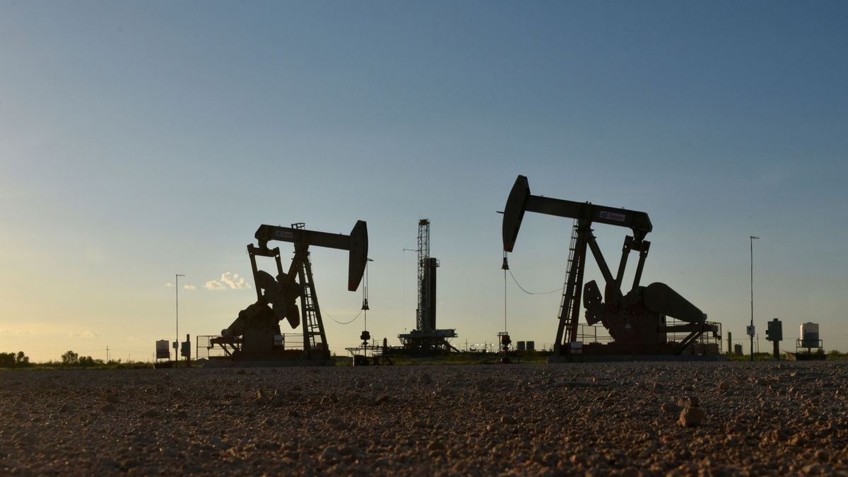 Ropa zdražuje, Rusko chce kvůli zastropování cen snížit těžbu